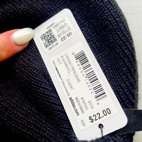 Adidas 2 pc Winter knit Hats Mans/Woman’s Color Black and Grey - Picture 8 of 8